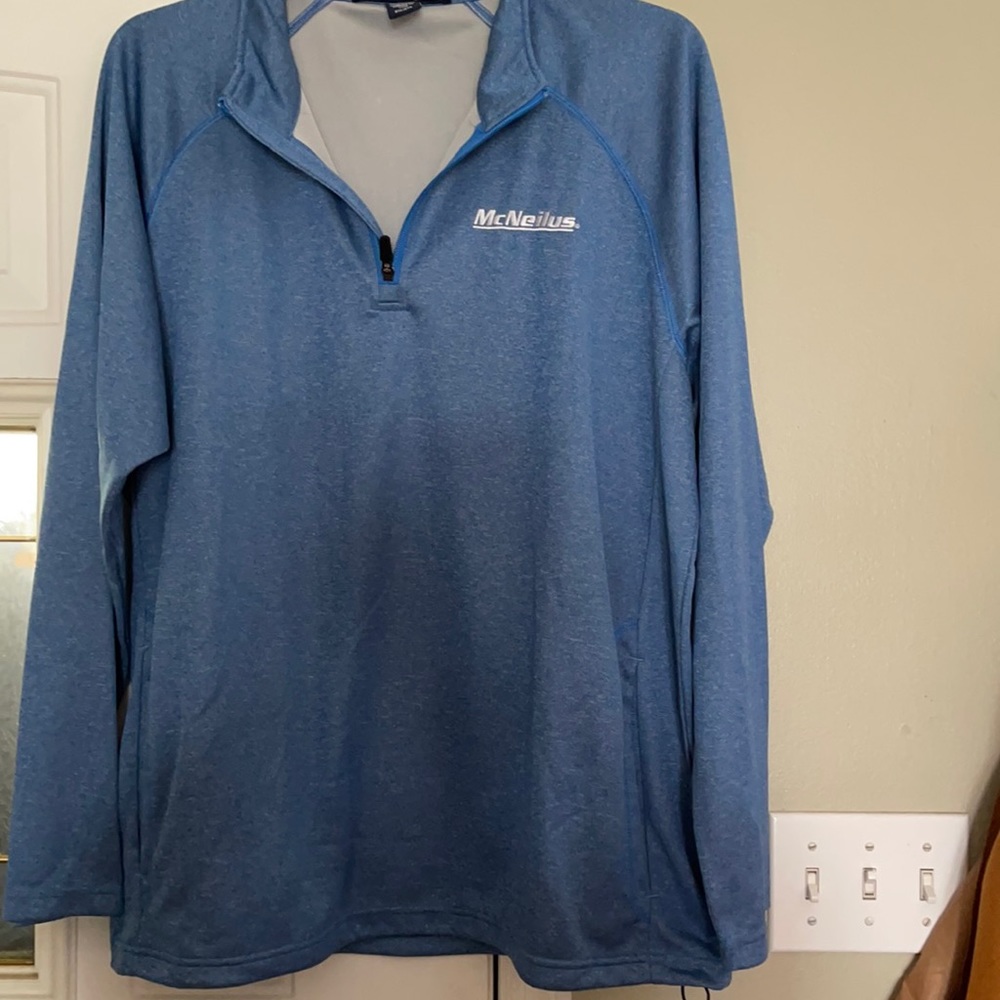 Devon & Jones Pullover